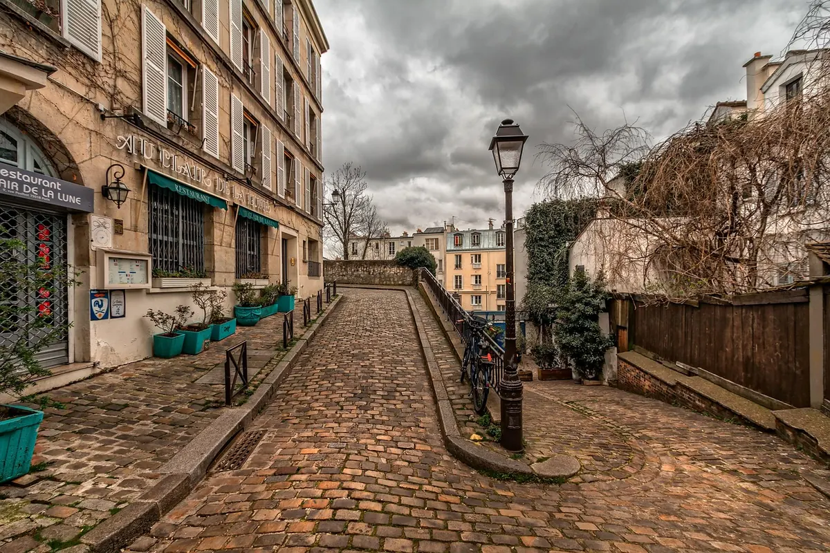 Designing Accessible Cobbled Streetscapes: Balancing Heritage with Wheelchair and Pushchair Use
